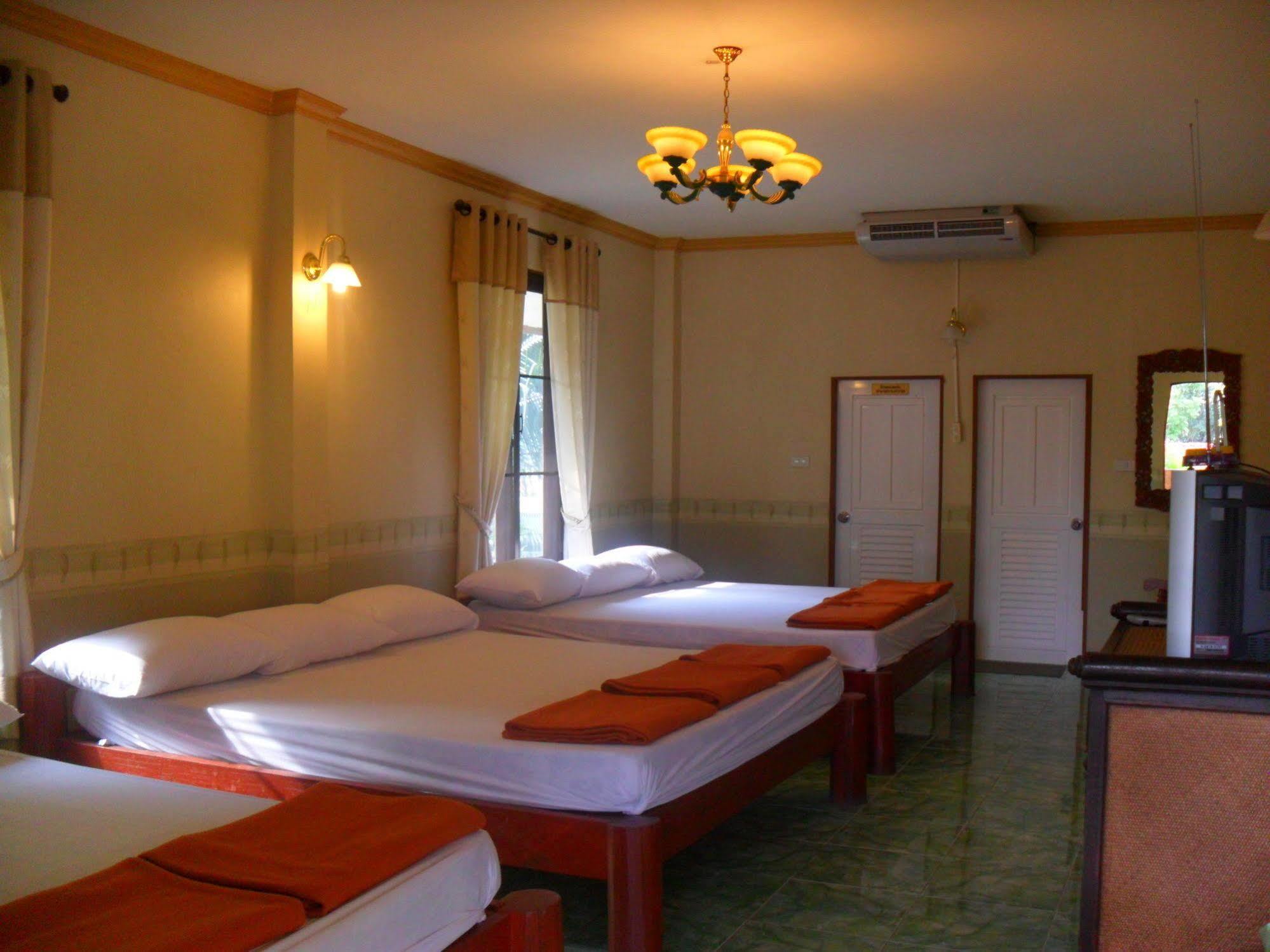 Saengthong Resort Chiangmai Чиангмай Екстериор снимка