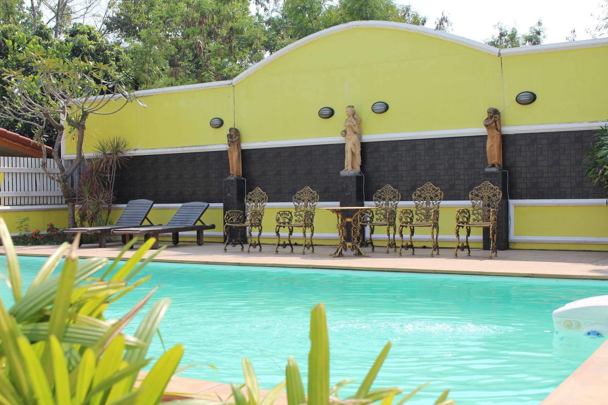 Saengthong Resort Chiangmai Чиангмай Екстериор снимка