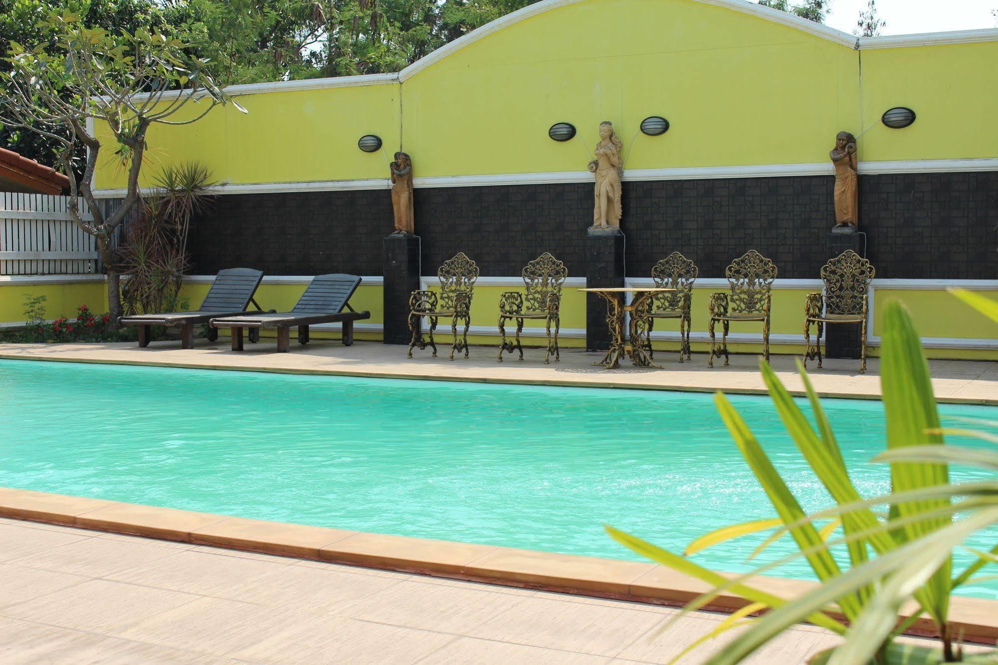 Saengthong Resort Chiangmai Чиангмай Екстериор снимка